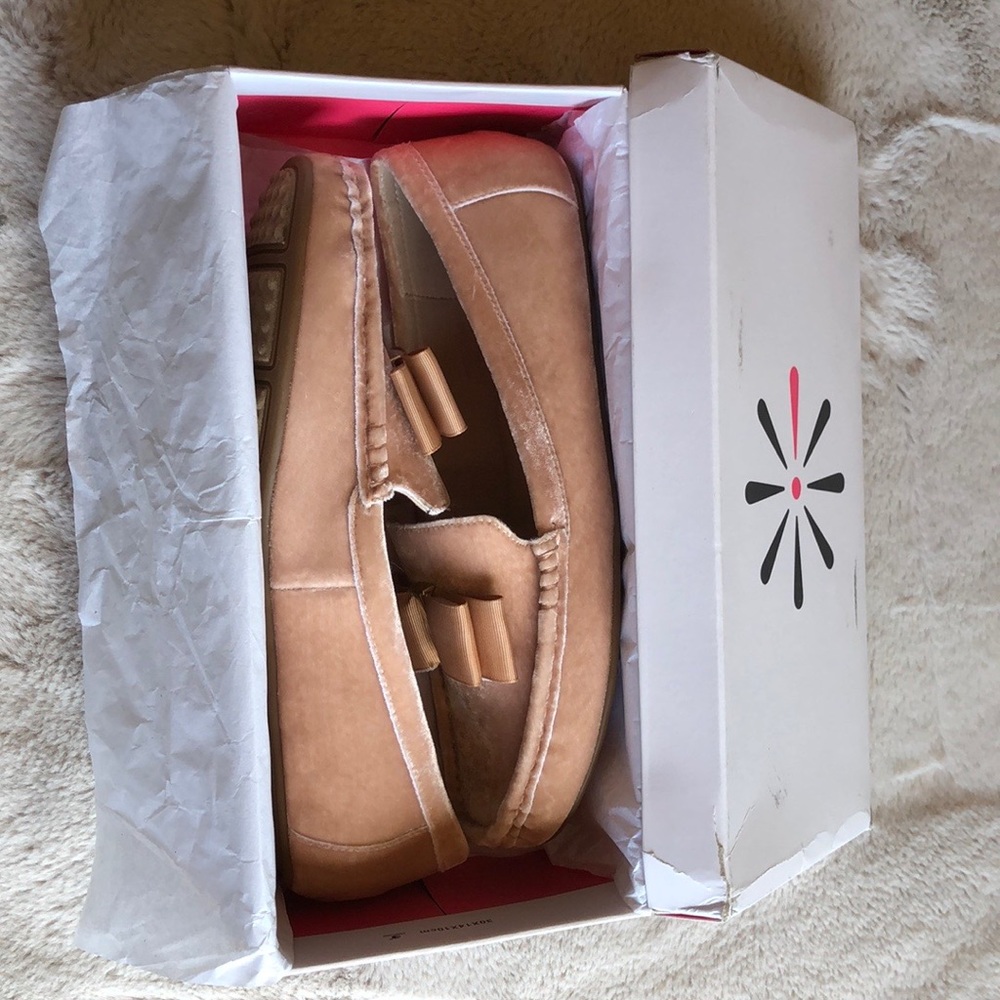🎀 Velvet Moccasins with Grosgrain Bow 🎀 - Picture 12 of 12